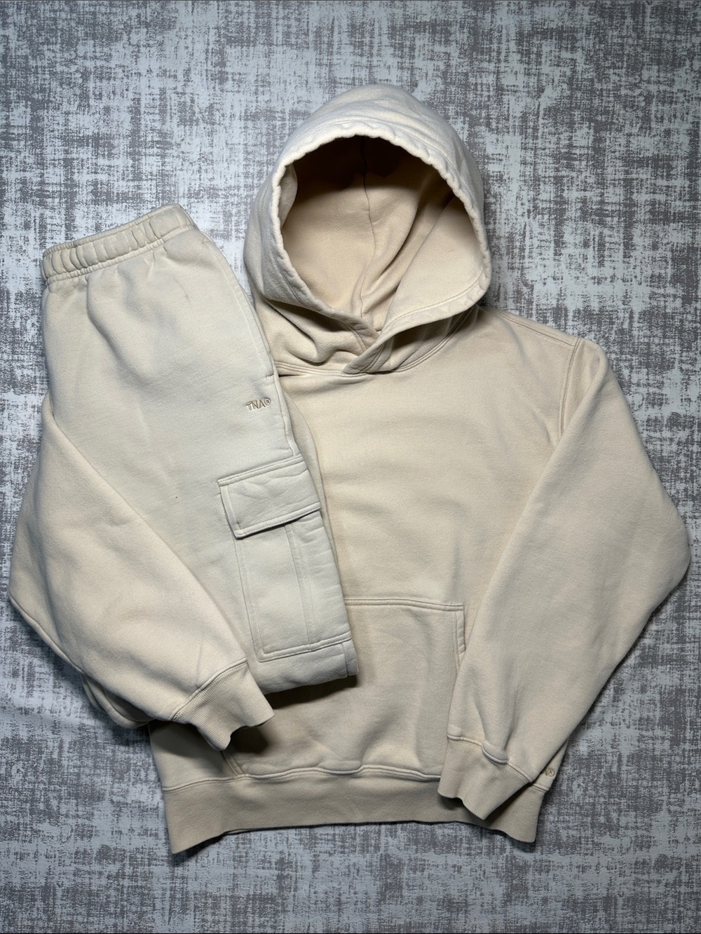 ARITZIA TNA Cozy Sweatfleece Matching Set - Perfect Hoodie & Cargo Joggers - M